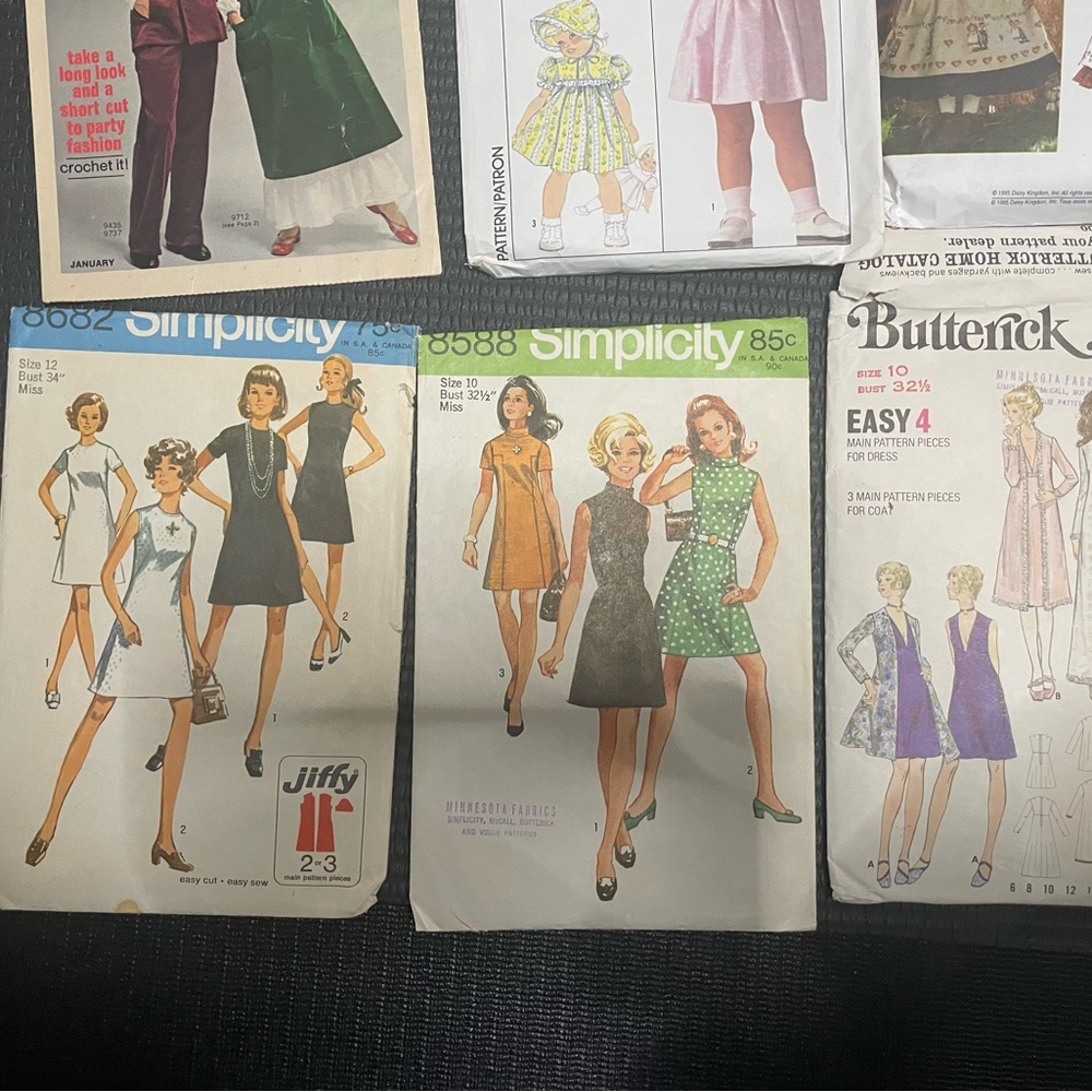 Simplicity Multicolor Sewing Pattern Lot - Picture 6 of 8